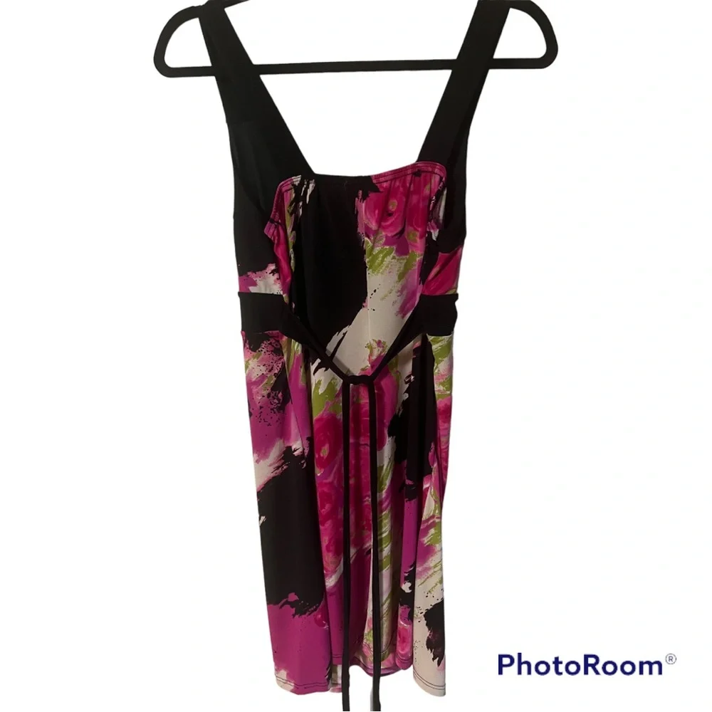 A cute dress that ties in the back by Bizz girl in a size small - Picture 5 of 7